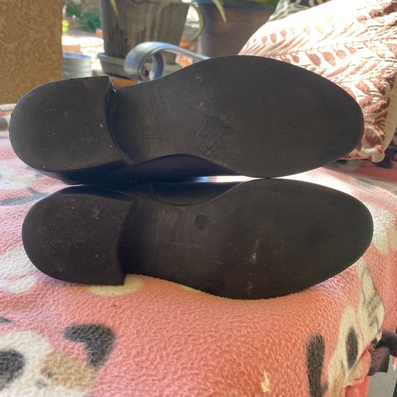 BCBG BLACK LEATHER RIDING BOOTS. - Picture 14 of 15